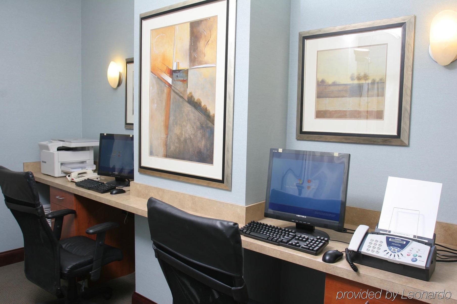 Holiday Inn Express And Suites Allentown West By Ihg Зручності фото